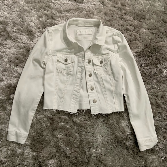White Raw Hem Cropped Denim Jacket 